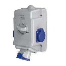 Промишлен комбиниран контакт 2P+Е 16A+2х шуко и ключ 0/I IP54 серия Optima Combi Scame