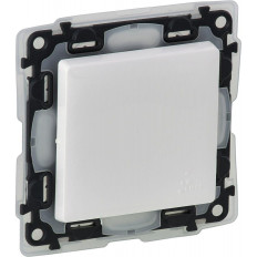 Бойлерен ключ 16A IP44 цвят бял Valena Life Legrand