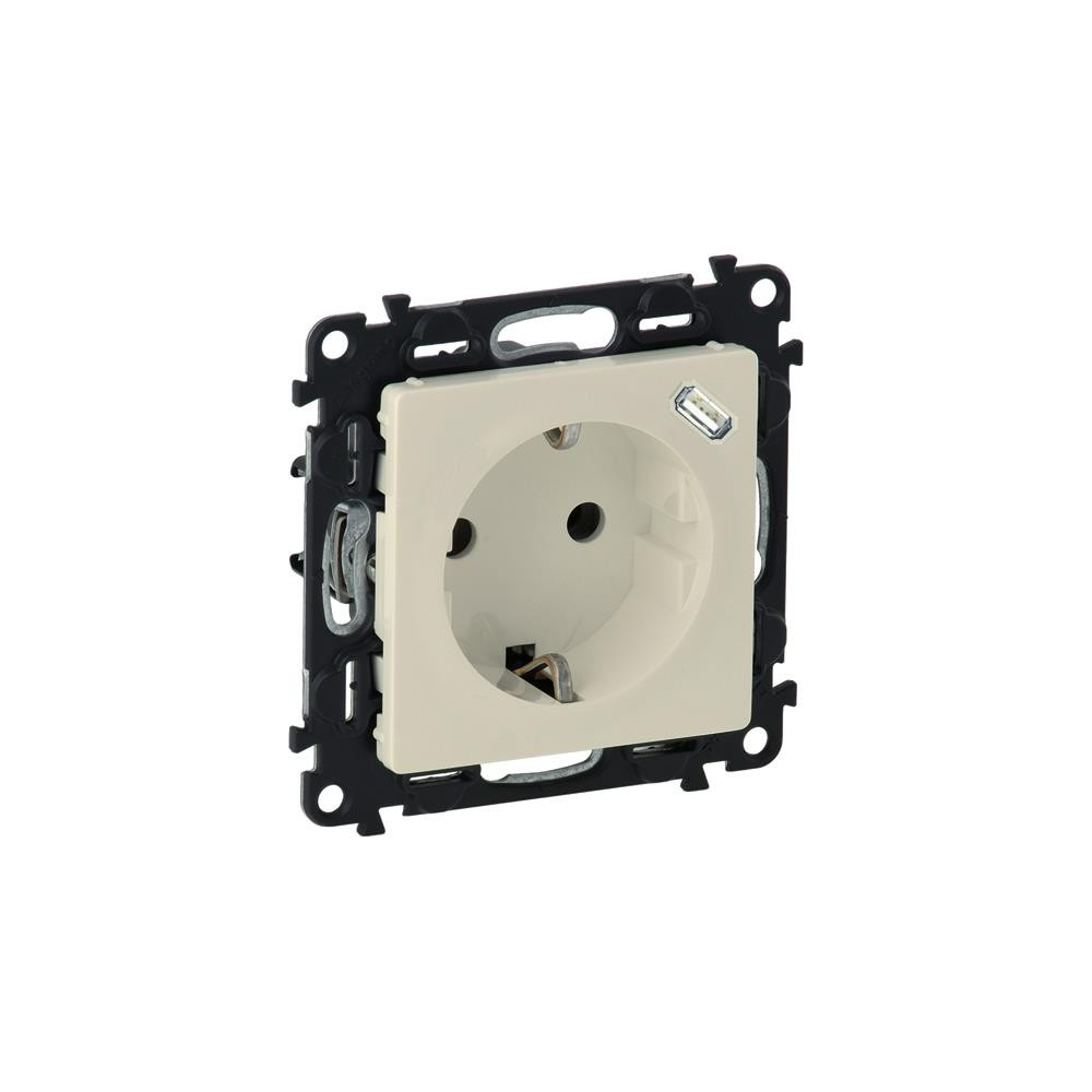Контакт ШУКО 2P+E 16A + USB тип C 1.5A 7.5W цвят Крем Valena Life Legrand