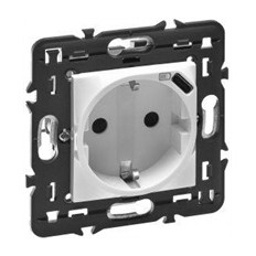 Контакт ШУКО 2P+E 16A + USB тип C 1.5A 7.5W 2 мод. цвят бял Mosaic Legrand