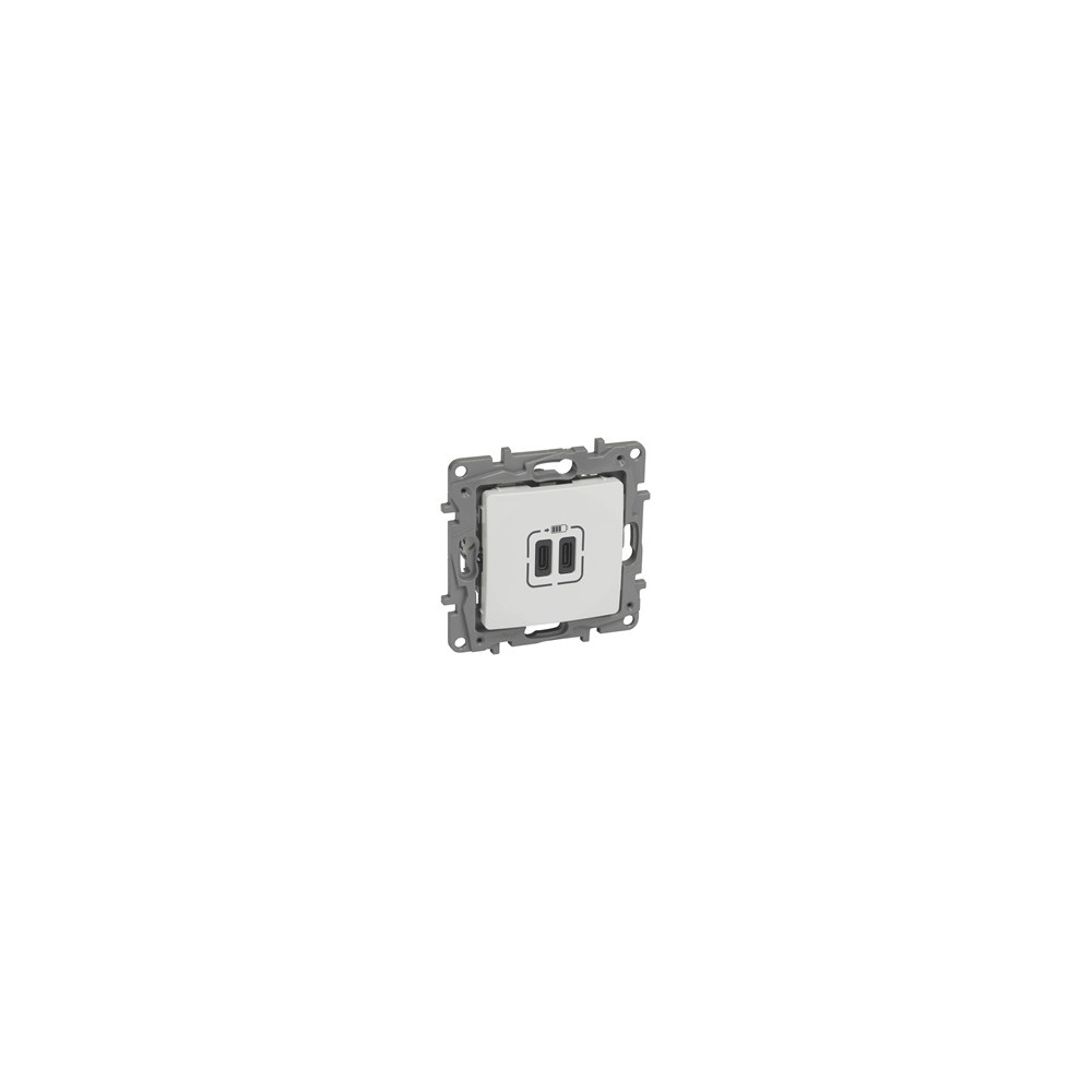 Розетка 2хUSB за зареждане тип C 3A 15W цвят Бял Niloe Legrand